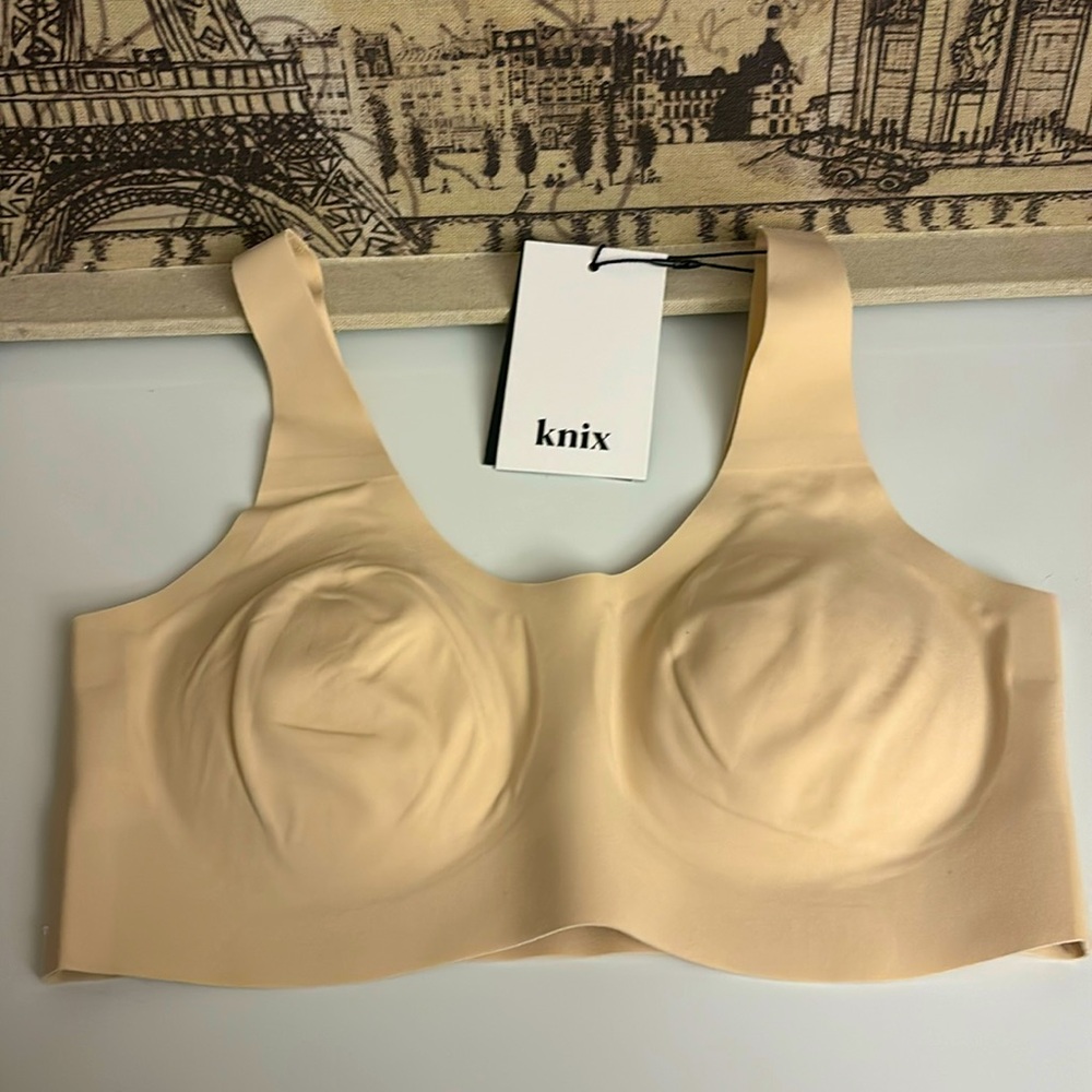 KNIX, LuxeLift Pullover Sports, Bra in Nude color. Size XXS